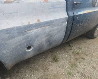 1986 Silverado Parts or put back on the road truck, just needs motor and transmission