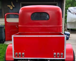 1947 International with a 305,Edelbrock 4 Barrel carb