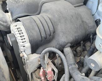 White Chevrolet Silverado 3500