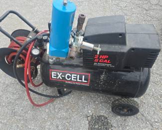 2 HP 8 Gallon EX-CELL AIR COMPRESSOR