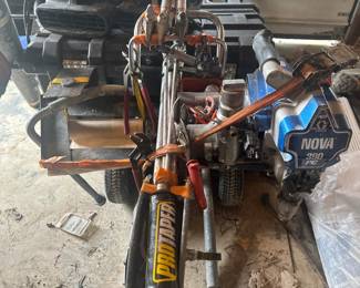 Graco Paint sprayers with 20 Gallon paint hoppers,8 guns and 500 foot hose