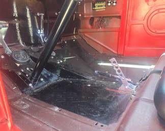 1947 International with a 305,Edelbrock 4 Barrel carb