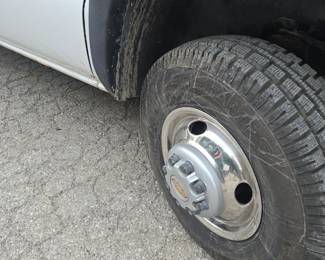 White Chevrolet Silverado 3500