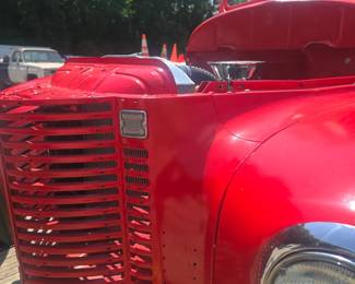 1947 International with a 305,Edelbrock 4 Barrel carb
