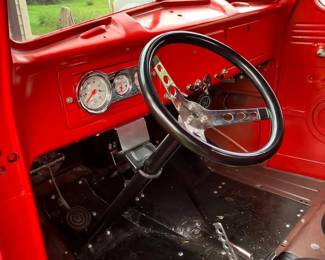 1947 International with a 305,Edelbrock 4 Barrel carb