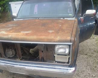 1986 Silverado Parts or put back on the road truck, just needs motor and transmission