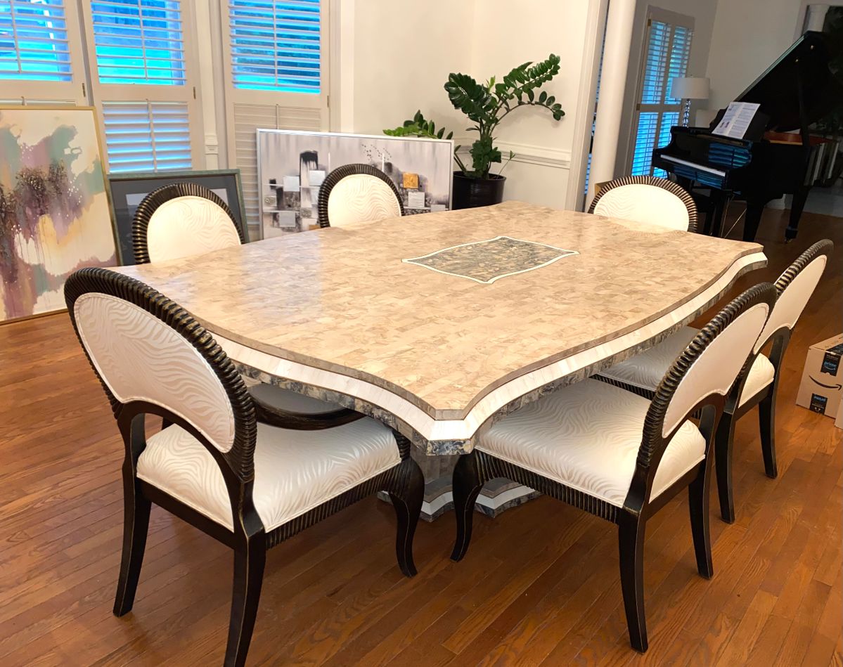 Beautiful Dining Table and Chairs