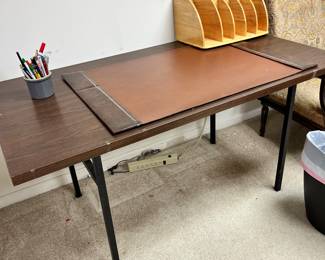 Utility table