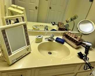 Two vintage Clairol true to light make up mirrors, both of them work