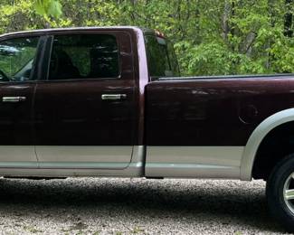 2012 Dodge Ram 2500 Crew Cab Cummings Diesel w/67k miles 4WD 8' Bed Clean Estate vehicle