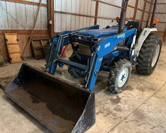 Ford 1920 Diesel Tractor w/Woods front bucket