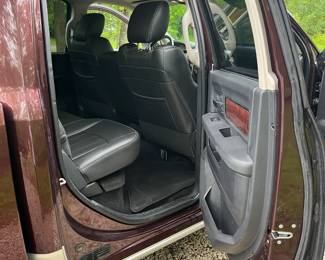Clean vehicle