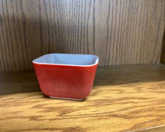 Pyrex Refrigerator Dish