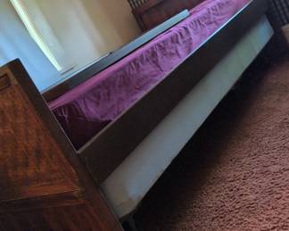 2 FREE TWIN BEDS