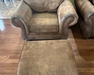 Bassett Furniture Armchair with Ottoman