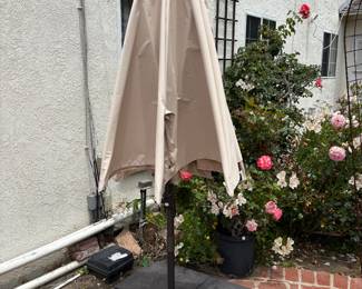 Outdoor umbrella 