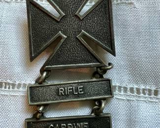 Vtg. Rifle Carbine pin