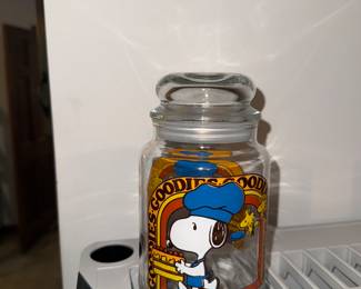 Snoopy glass jar with lid