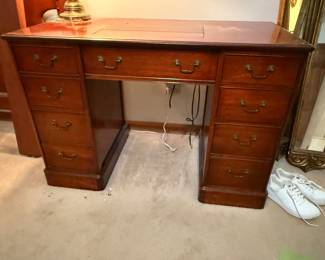 Sewing Machine Desk