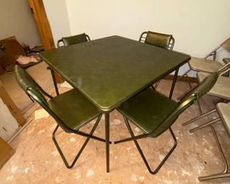 Vintage Cosco Table and 4 Folding Chairs. Pristine Condition