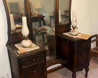 Antique Dressing Vanity
