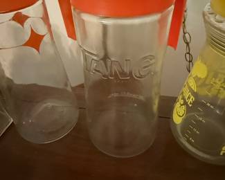 Tang glass pitcher