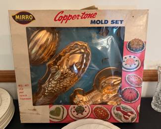 Coppertone Vintage Boxed Mold Set
