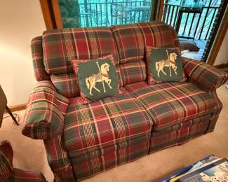 Loveseat with reclining ends