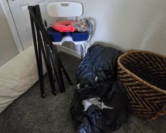 Air mattress- Full Body Pillow - Easel