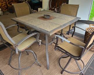 Patio Table with 4 Chairs - Rug