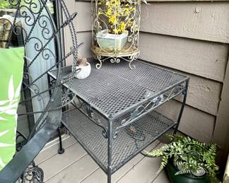Vtg. Metal Craft wrought iron patio set - Beautiful and in Great condition w/custom made cushions