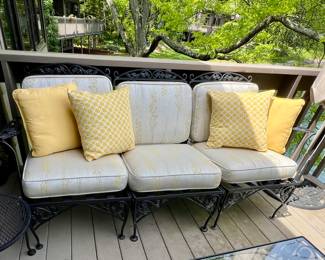 Vtg. Metal Craft wrought iron patio set - Beautiful and in Great condition w/custom made cushions