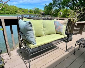 Vtg. Metal Craft wrought iron patio set - Beautiful and in Great condition w/custom made cushions