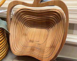 Folding & expandable wooden apple bowl