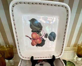 2 Queen's Royal Horticultural Society Hookers Fruit bowls & Vtg. Brown napkins