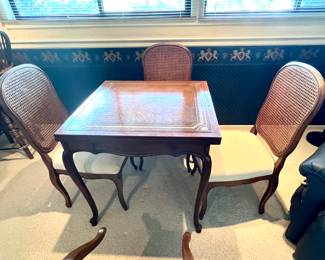 Card table w/4 chairs - top flips open for a bigger table