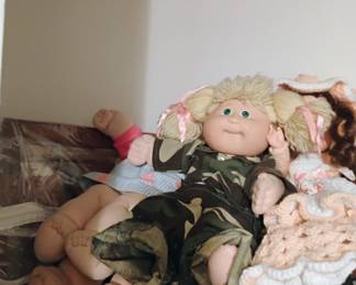 CABBAGE PATCH DOLLS