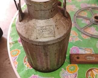 VINTAGE CAN