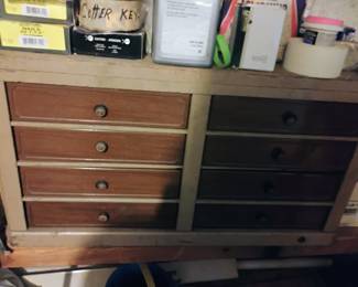 TOOL STORAGE BOX