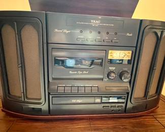 Nostalgia Stereophonic Music Player