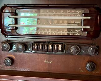 Vtg. Airline Stereo cabinet w/record player - does not work