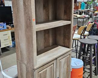 SHELF / HUTCH
