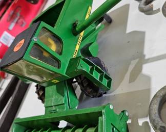 JOHN DEERE COMBINE TOY