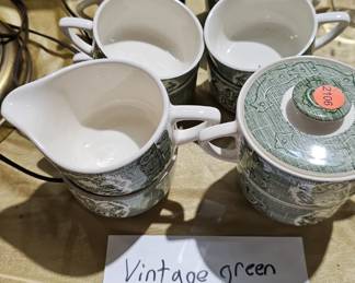 VINTAGE GREEN PRINT TEACUP SET