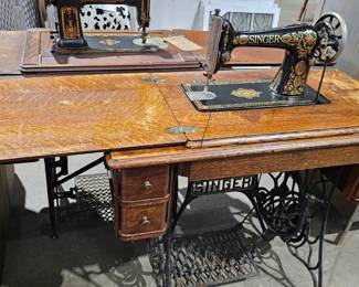 SINGER SEWING MACHINE
