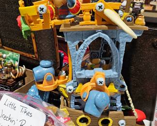 LITTLE TIKES