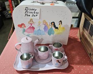 DISNEY PRINCESS TEA SET