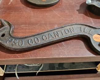 VINTAAGE WRENCH
