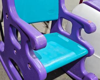 CHILDS ROCKING CHAIR