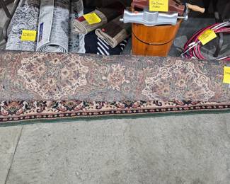 AREA RUG